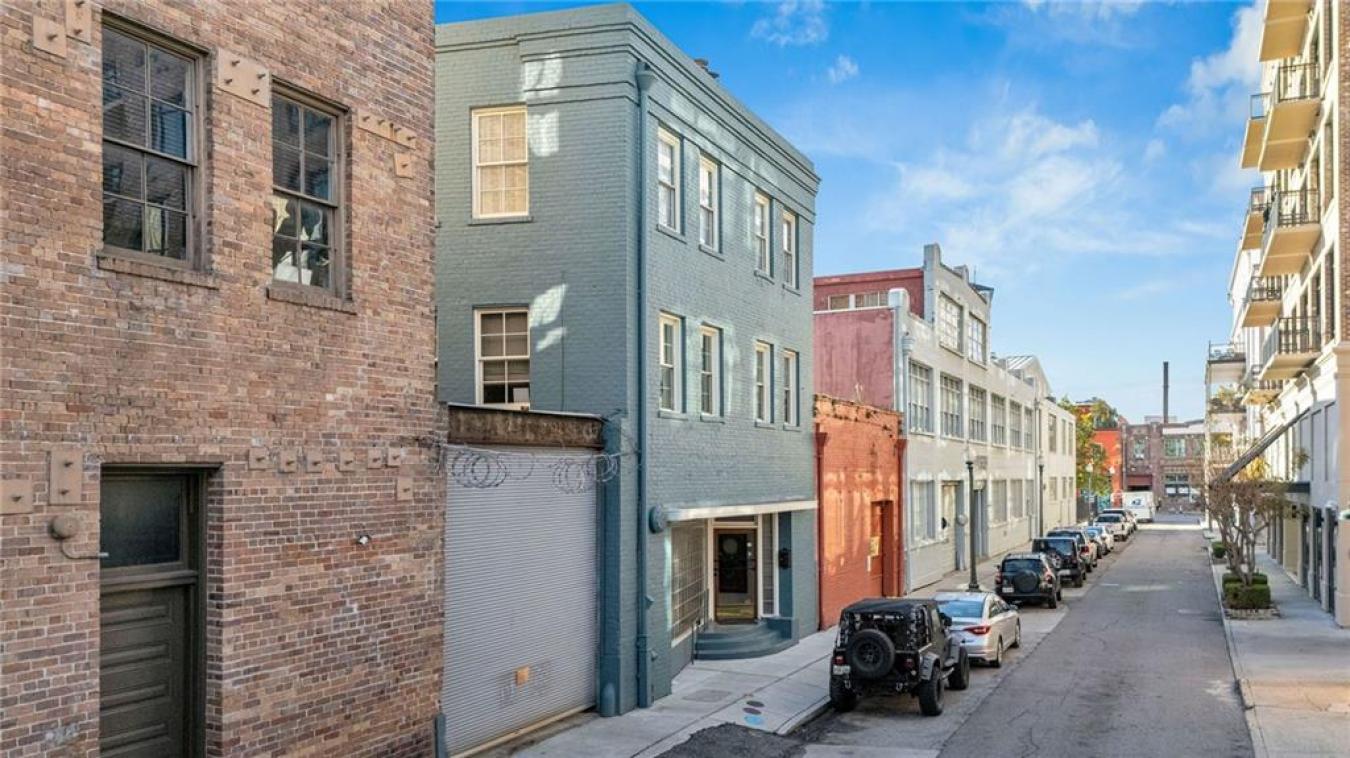 New Orleans, Orleans, 70130, United States, 2 Bedrooms Bedrooms, ,-1 BathroomBathrooms,Residential,For Sale,1998091