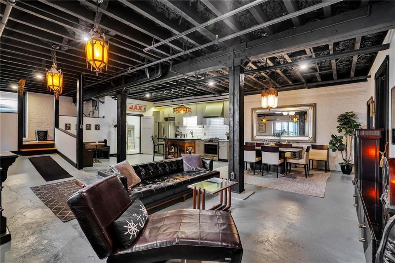 New Orleans, Orleans, 70130, United States, 2 Bedrooms Bedrooms, ,-1 BathroomBathrooms,Residential,For Sale,1998091