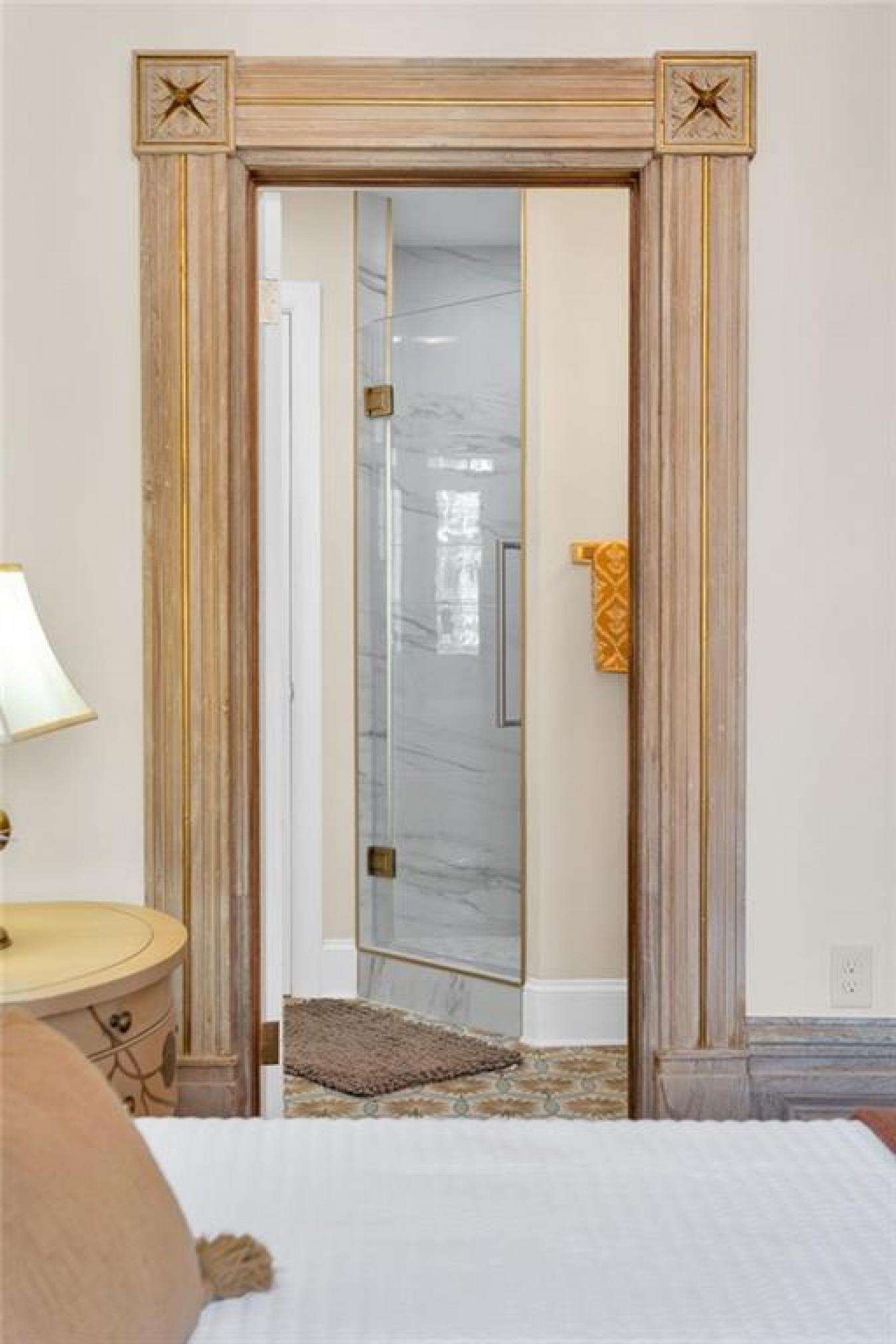Perfectly situated in a beautifully restored Creole townhouse, this on – image 17