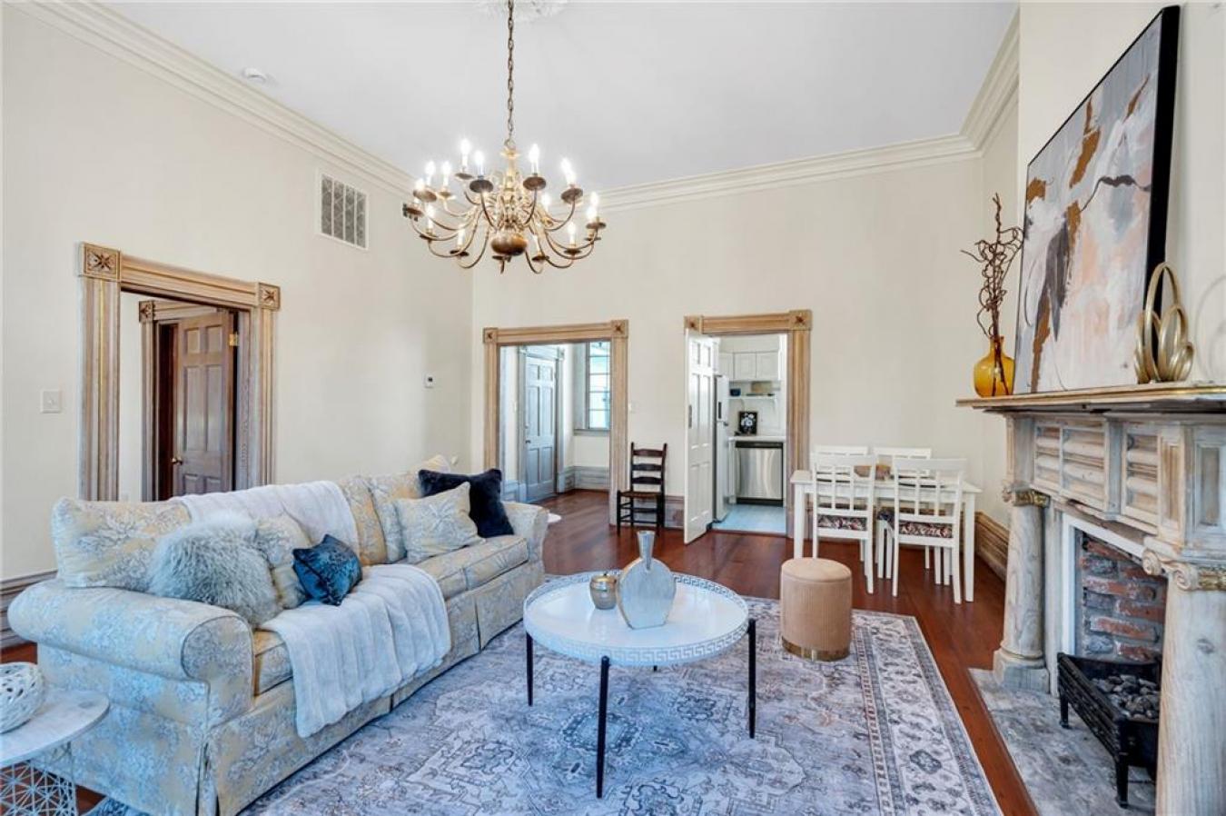 Perfectly situated in a beautifully restored Creole townhouse, this on – image 7