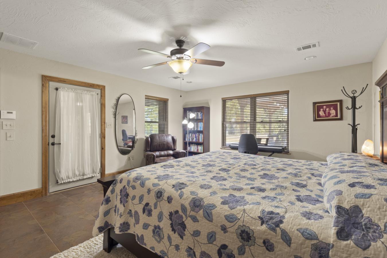 Gordonville, Grayson, 76245, United States, 3 Bedrooms Bedrooms, ,4 BathroomsBathrooms,Residential,For Sale,1998748