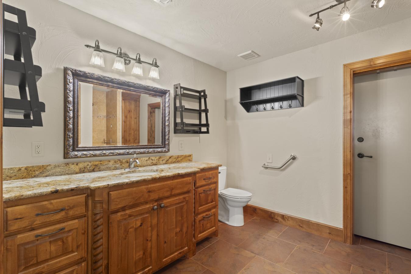 Gordonville, Grayson, 76245, United States, 3 Bedrooms Bedrooms, ,4 BathroomsBathrooms,Residential,For Sale,1998748