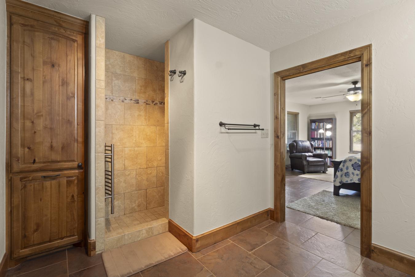 Gordonville, Grayson, 76245, United States, 3 Bedrooms Bedrooms, ,4 BathroomsBathrooms,Residential,For Sale,1998748