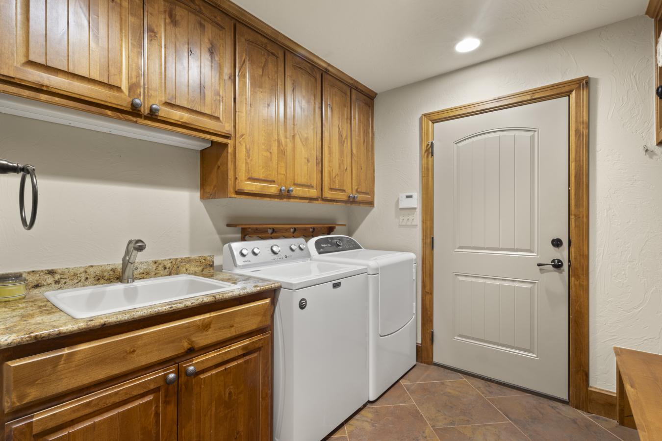 Gordonville, Grayson, 76245, United States, 3 Bedrooms Bedrooms, ,4 BathroomsBathrooms,Residential,For Sale,1998748