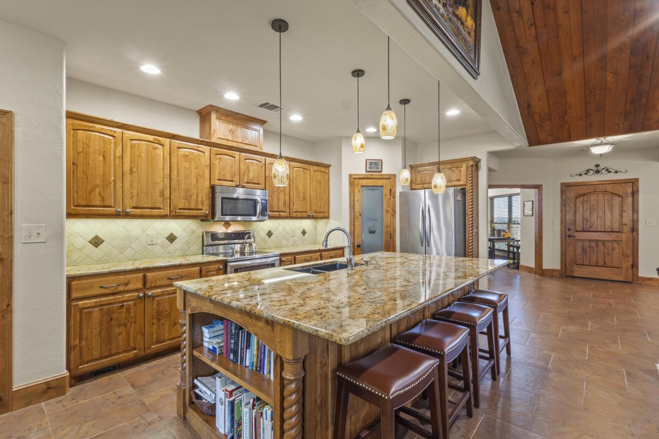 Gordonville, Grayson, 76245, United States, 3 Bedrooms Bedrooms, ,4 BathroomsBathrooms,Residential,For Sale,1998748