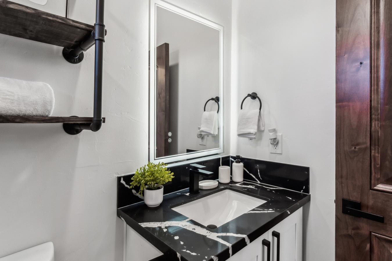 Julian, San Diego, 92036, United States, 4 Bedrooms Bedrooms, ,4 BathroomsBathrooms,Residential,For Sale,1998746