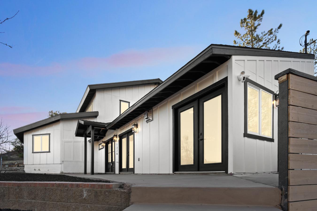 Julian, San Diego, 92036, United States, 4 Bedrooms Bedrooms, ,4 BathroomsBathrooms,Residential,For Sale,1998746