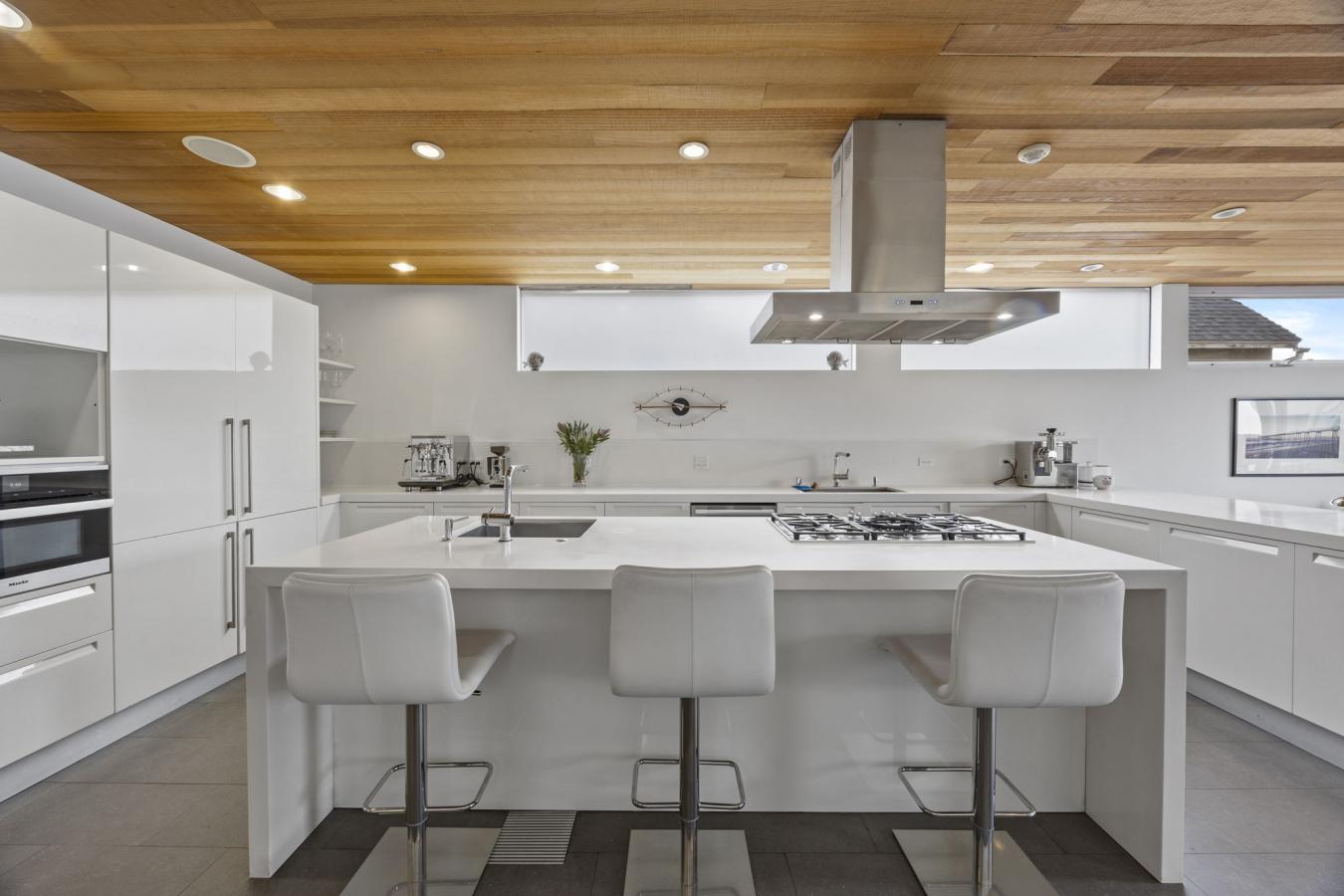 Hermosa Beach, Los Angeles, 90254, United States, 5 Bedrooms Bedrooms, ,5 BathroomsBathrooms,Residential,For Sale,1998742