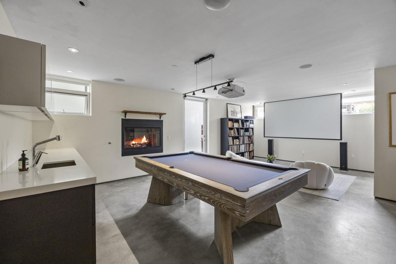 Hermosa Beach, Los Angeles, 90254, United States, 5 Bedrooms Bedrooms, ,5 BathroomsBathrooms,Residential,For Sale,1998742