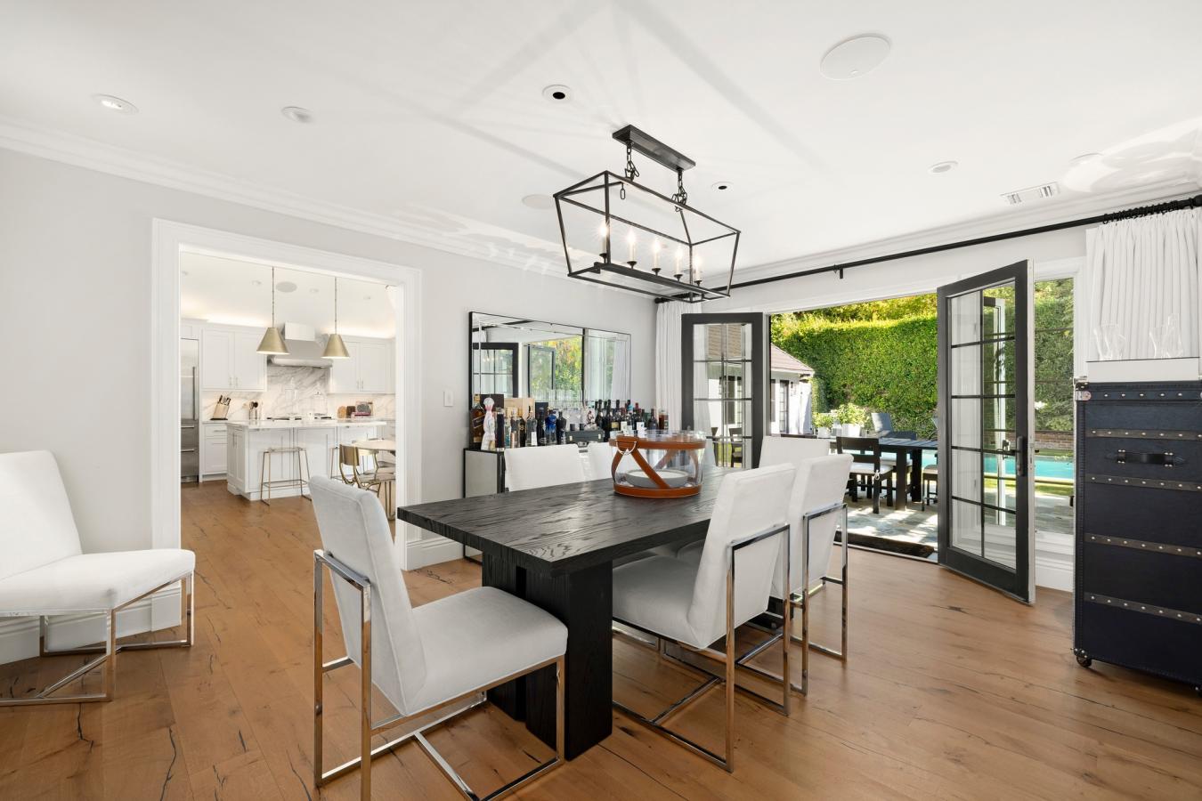 Beverly Hills, California, 90210, United States, 3 Bedrooms Bedrooms, ,5 BathroomsBathrooms,Residential,For Sale,1998089