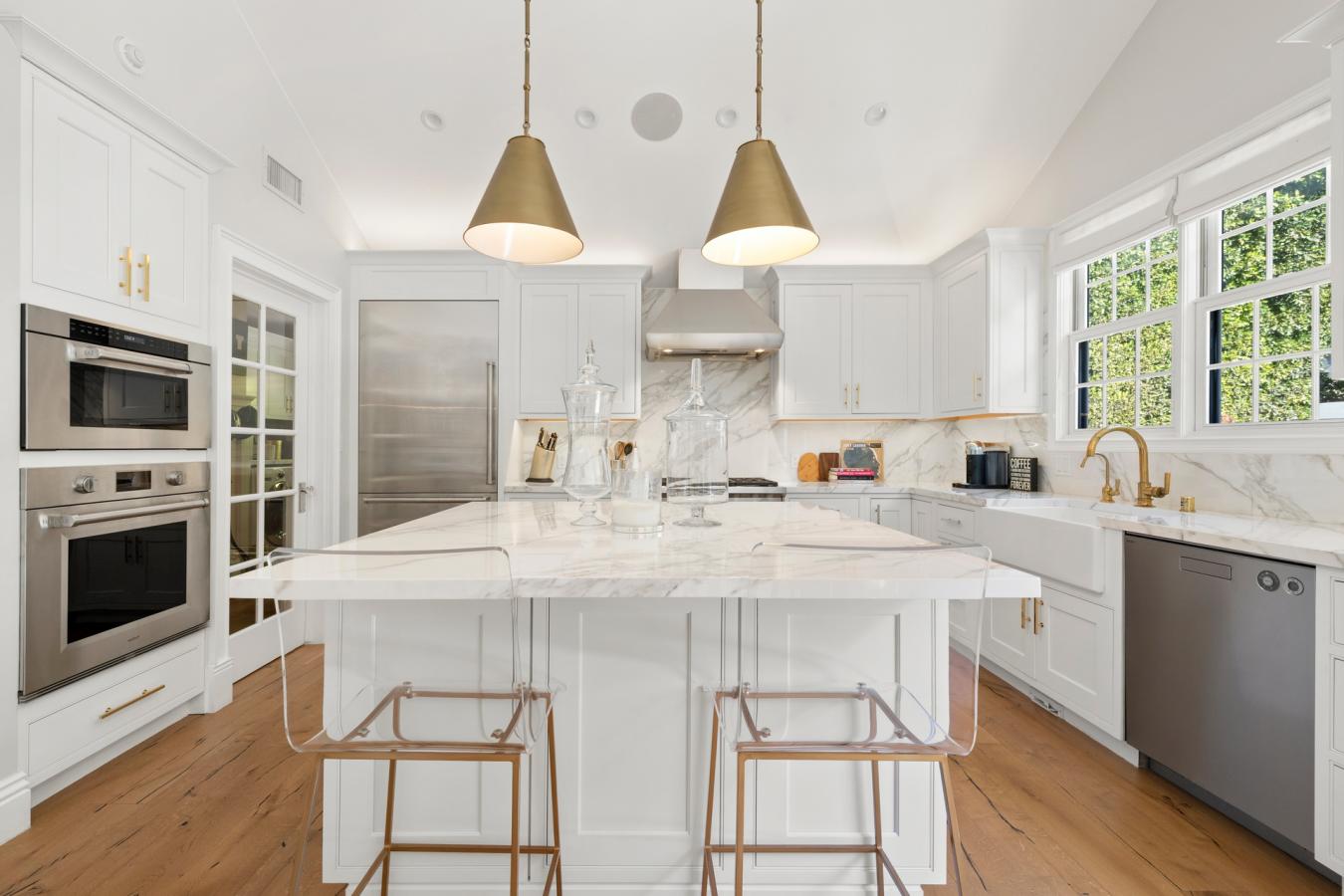 Beverly Hills, California, 90210, United States, 3 Bedrooms Bedrooms, ,5 BathroomsBathrooms,Residential,For Sale,1998089