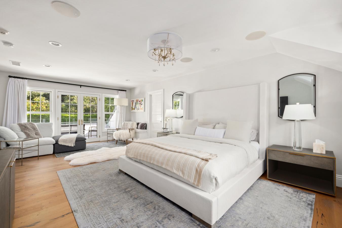 Beverly Hills, California, 90210, United States, 3 Bedrooms Bedrooms, ,5 BathroomsBathrooms,Residential,For Sale,1998089