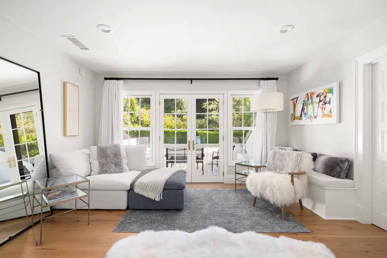 Beverly Hills, California, 90210, United States, 3 Bedrooms Bedrooms, ,5 BathroomsBathrooms,Residential,For Sale,1998089