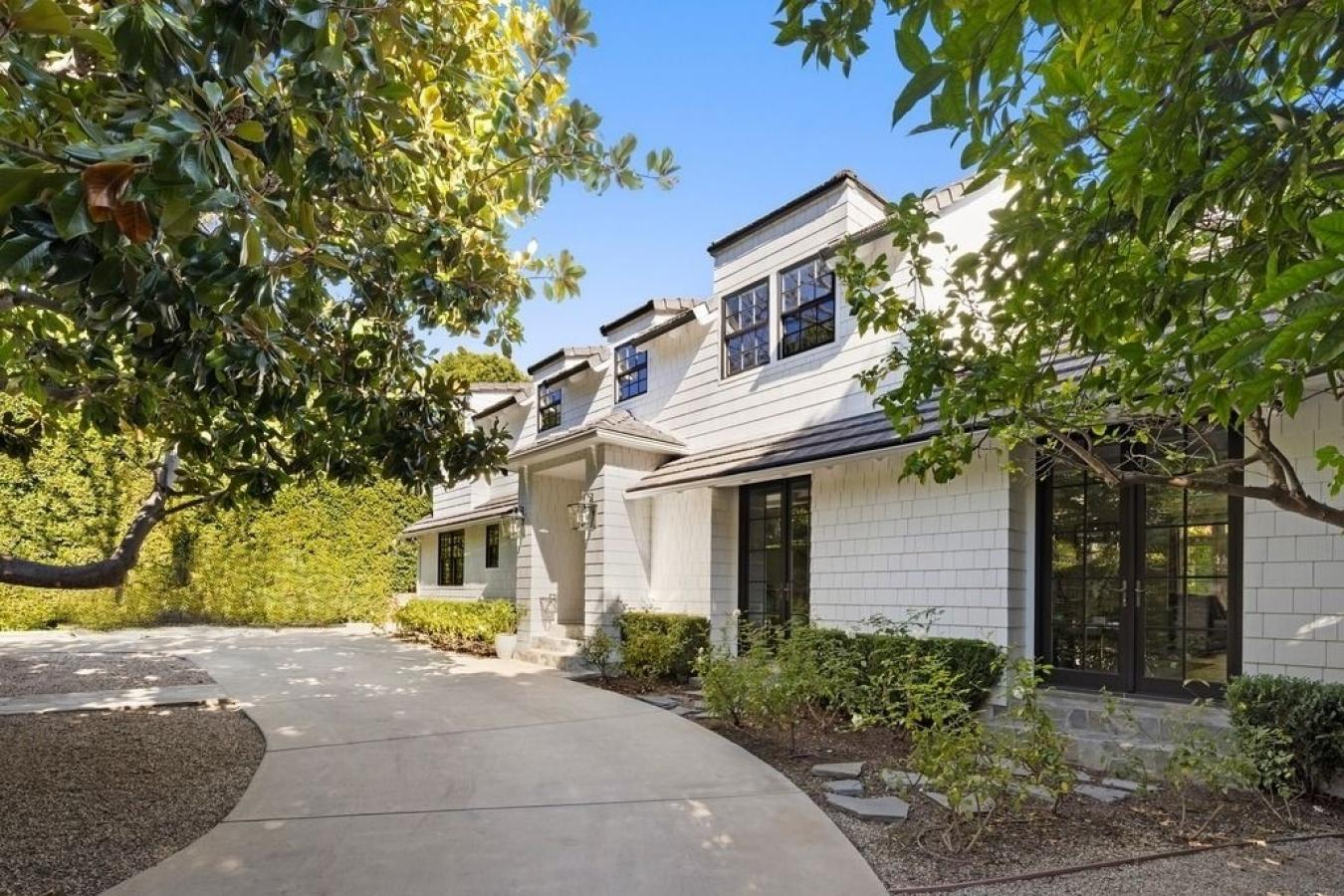 Beverly Hills, California, 90210, United States, 3 Bedrooms Bedrooms, ,5 BathroomsBathrooms,Residential,For Sale,1998089