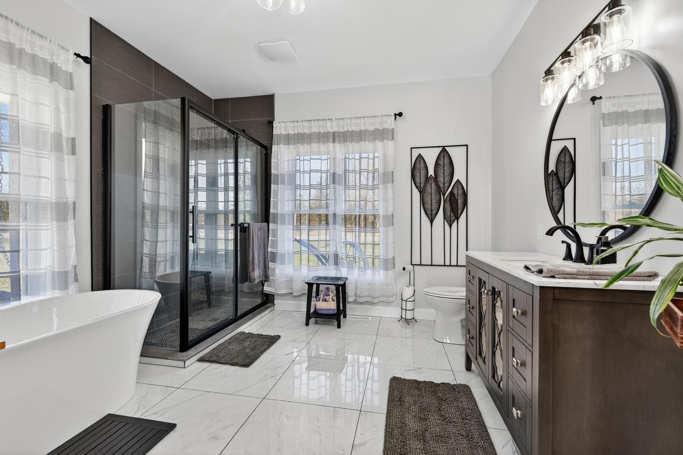 Prince Edward County, Prince Edward County, K0K 2T0, Canada, 3 Bedrooms Bedrooms, ,3 BathroomsBathrooms,Residential,For Sale,1998803