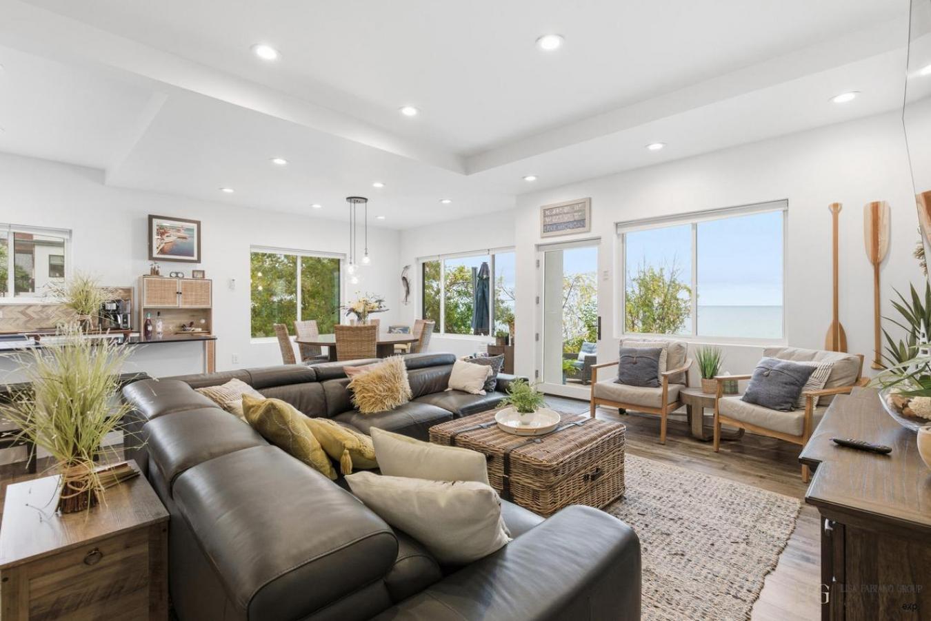 PLEASANT PRAIRIE, KENOSHA, 53158, United States, 3 Bedrooms Bedrooms, ,2 BathroomsBathrooms,Residential,For Sale,1998802