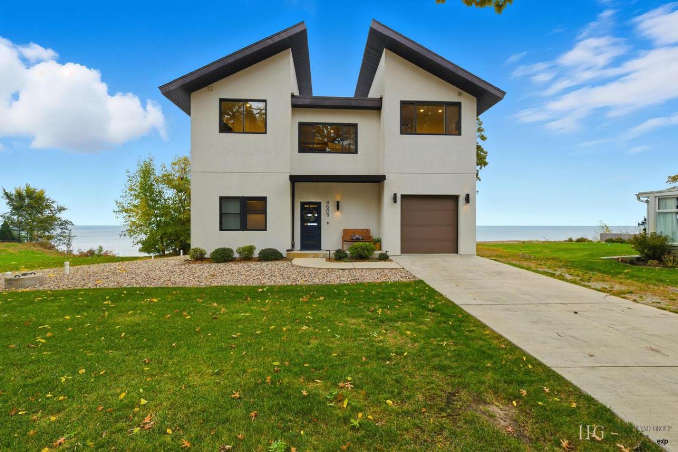 PLEASANT PRAIRIE, KENOSHA, 53158, United States, 3 Bedrooms Bedrooms, ,2 BathroomsBathrooms,Residential,For Sale,1998802