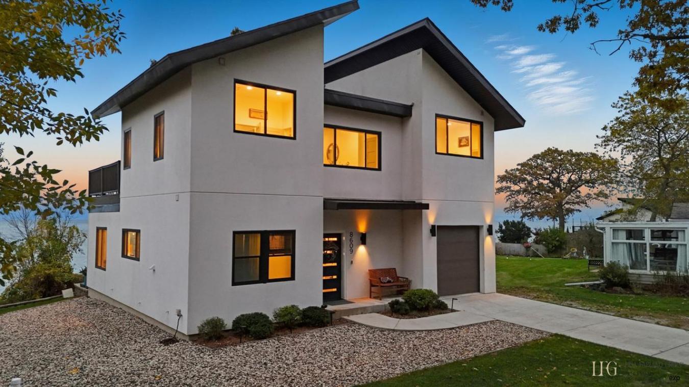 PLEASANT PRAIRIE, KENOSHA, 53158, United States, 3 Bedrooms Bedrooms, ,2 BathroomsBathrooms,Residential,For Sale,1998802