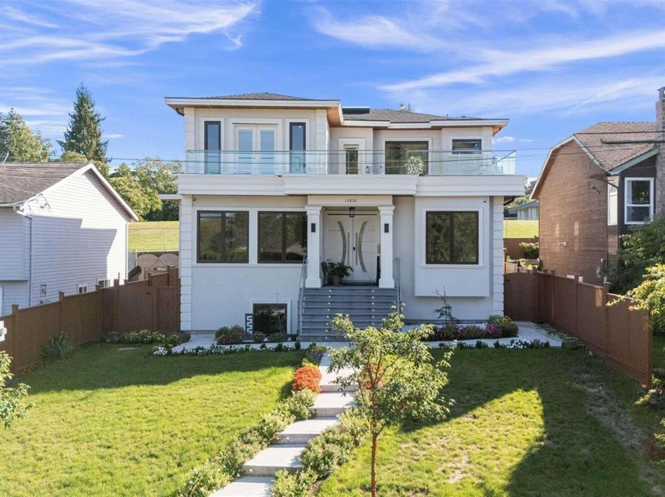 Surrey, BC, V3W7X6, Canada, 8 Bedrooms Bedrooms, ,7 BathroomsBathrooms,Residential,For Sale,1998800