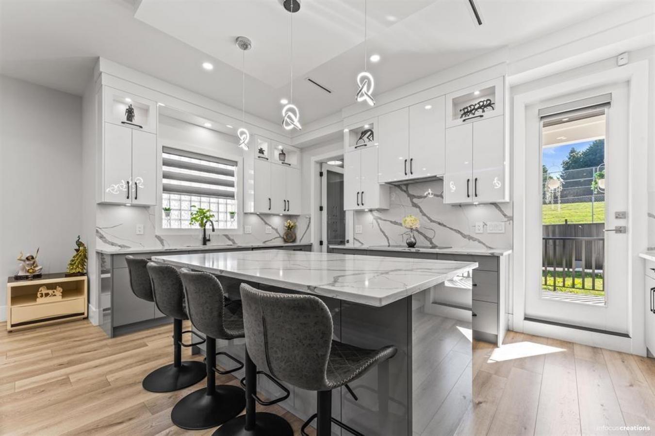 Surrey, BC, V3W7X6, Canada, 8 Bedrooms Bedrooms, ,7 BathroomsBathrooms,Residential,For Sale,1998800