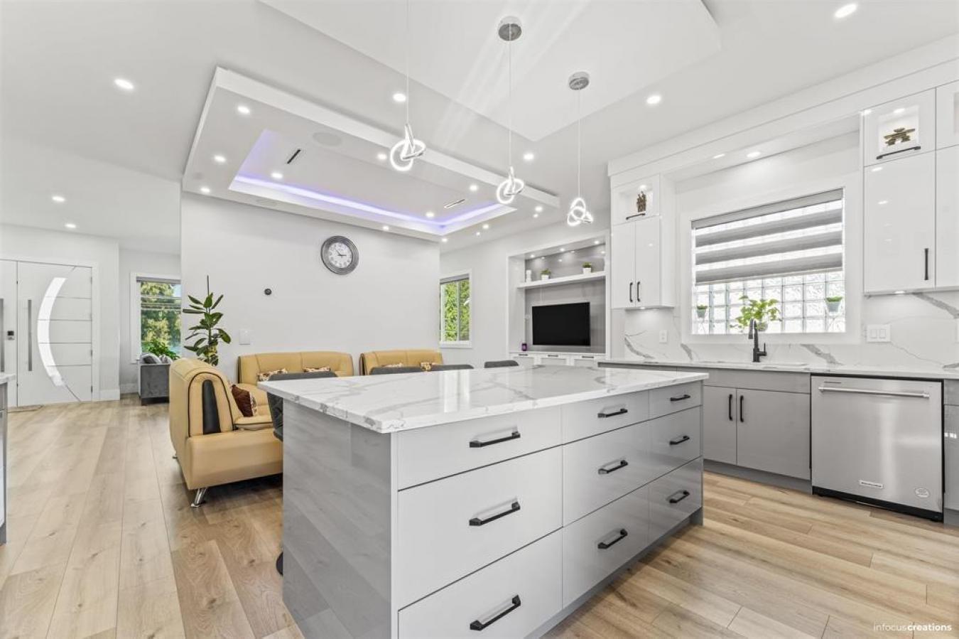 Surrey, BC, V3W7X6, Canada, 8 Bedrooms Bedrooms, ,7 BathroomsBathrooms,Residential,For Sale,1998800