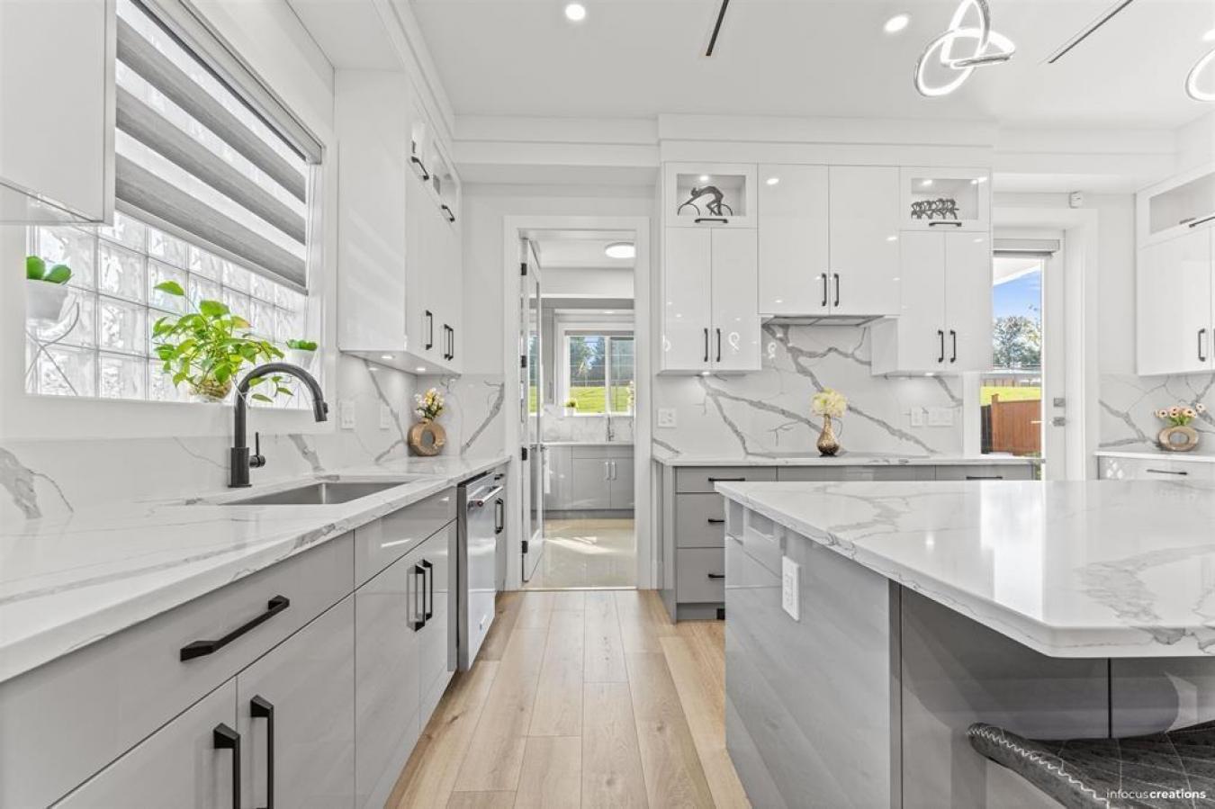 Surrey, BC, V3W7X6, Canada, 8 Bedrooms Bedrooms, ,7 BathroomsBathrooms,Residential,For Sale,1998800