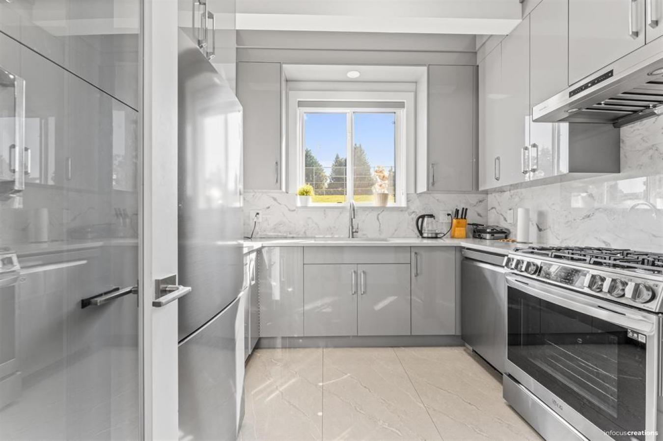 Surrey, BC, V3W7X6, Canada, 8 Bedrooms Bedrooms, ,7 BathroomsBathrooms,Residential,For Sale,1998800