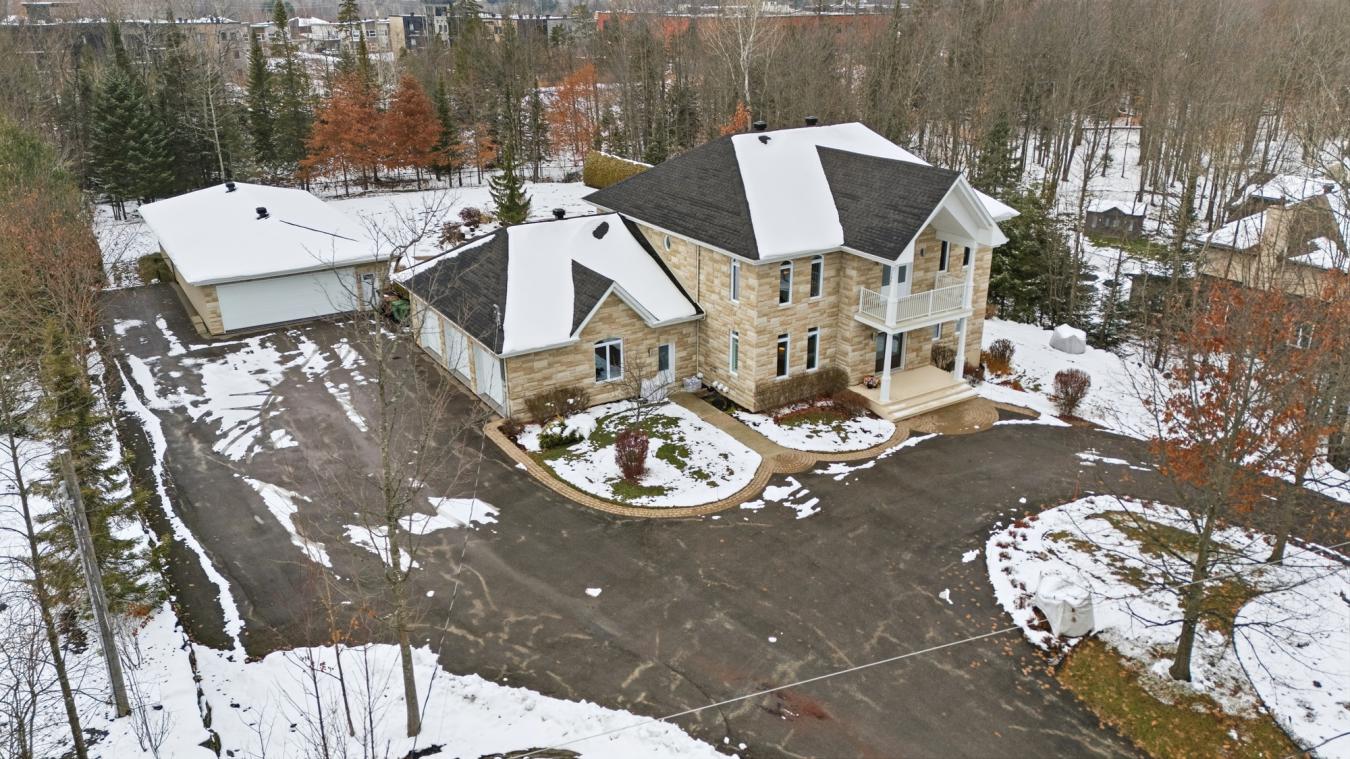 Sherbrooke, Eastern Townships, J1L 3A7, Canada, 4 Bedrooms Bedrooms, ,4 BathroomsBathrooms,Residential,For Sale,1998799