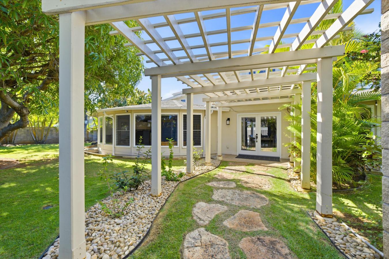 Kailua, Honolulu, 96734, United States, 4 Bedrooms Bedrooms, ,3 BathroomsBathrooms,Residential,For Sale,1998737