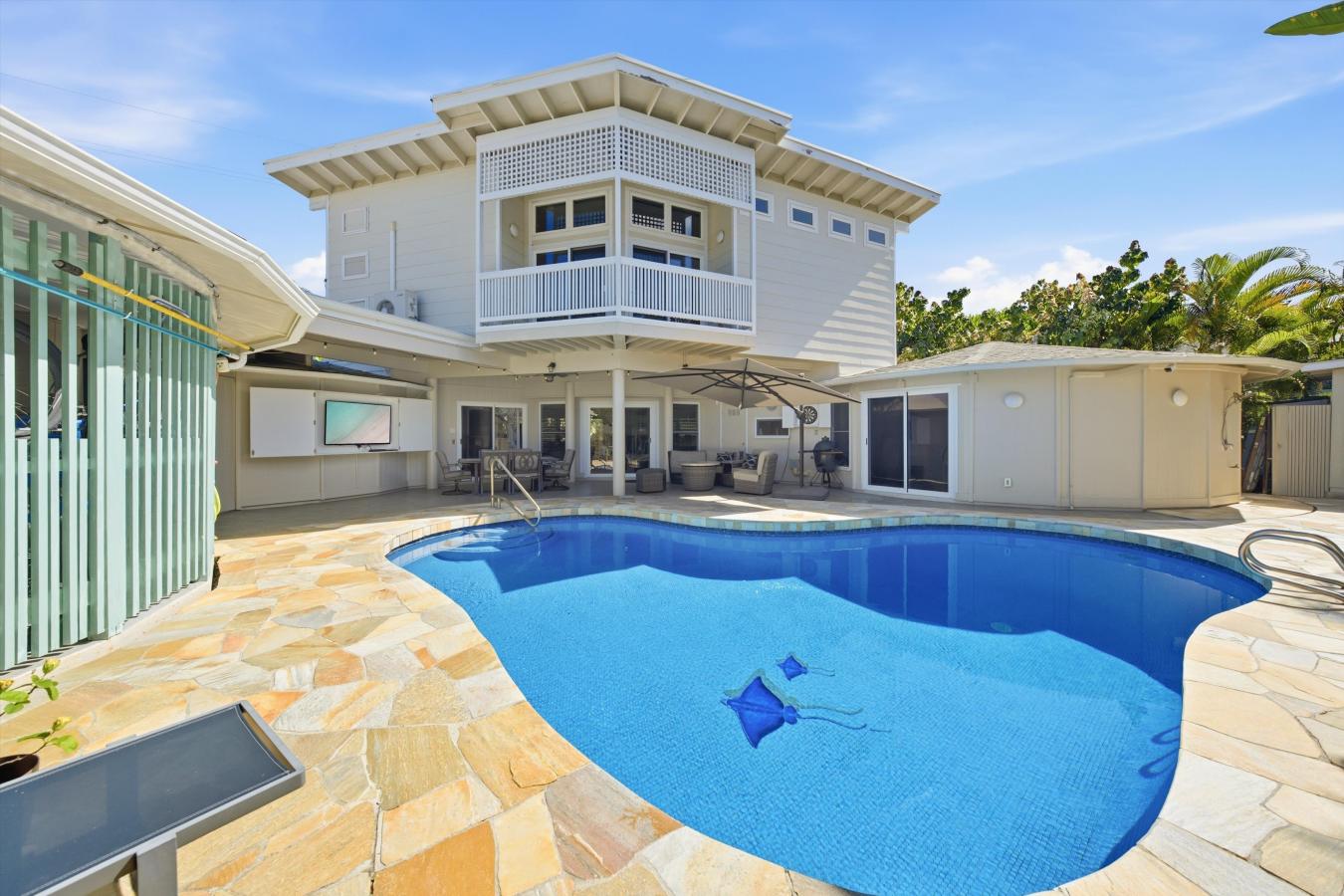Kailua, Honolulu, 96734, United States, 4 Bedrooms Bedrooms, ,3 BathroomsBathrooms,Residential,For Sale,1998737