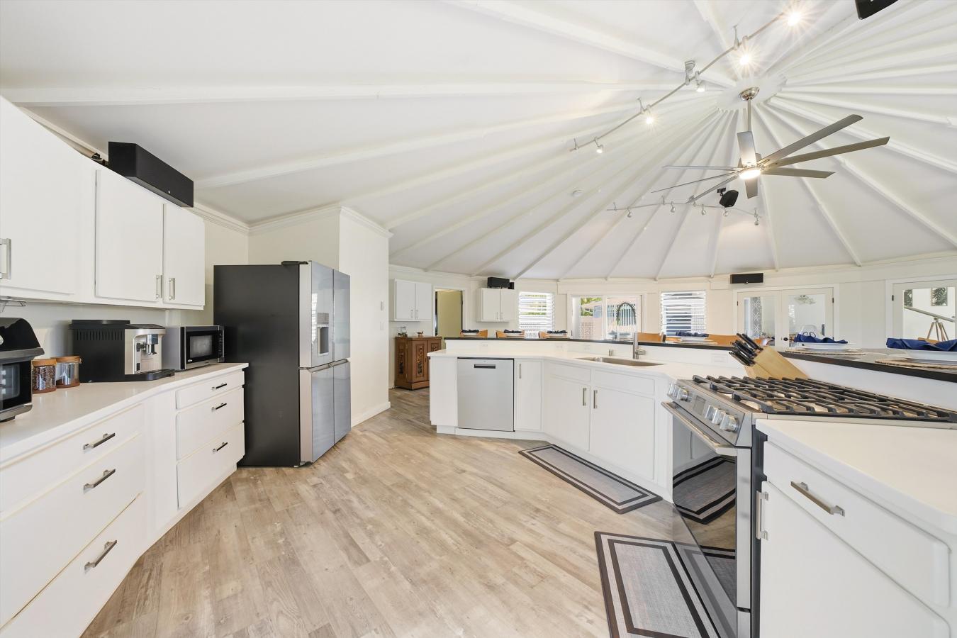 Kailua, Honolulu, 96734, United States, 4 Bedrooms Bedrooms, ,3 BathroomsBathrooms,Residential,For Sale,1998737