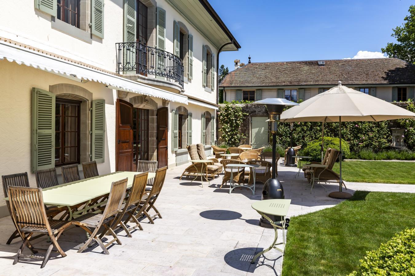 Lake Geneva, 1252, Switzerland, 8 Bedrooms Bedrooms, ,8 BathroomsBathrooms,Residential,For Sale,1998796