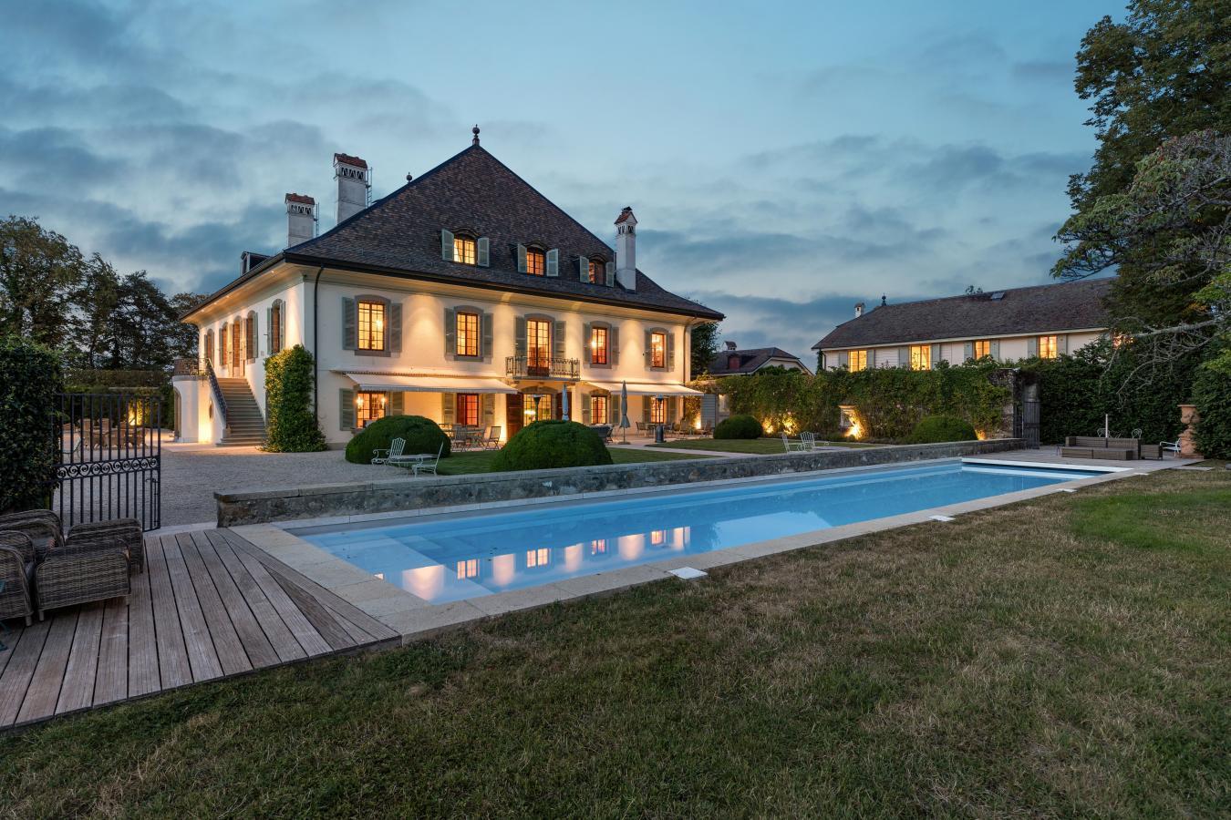 Lake Geneva, 1252, Switzerland, 8 Bedrooms Bedrooms, ,8 BathroomsBathrooms,Residential,For Sale,1998796