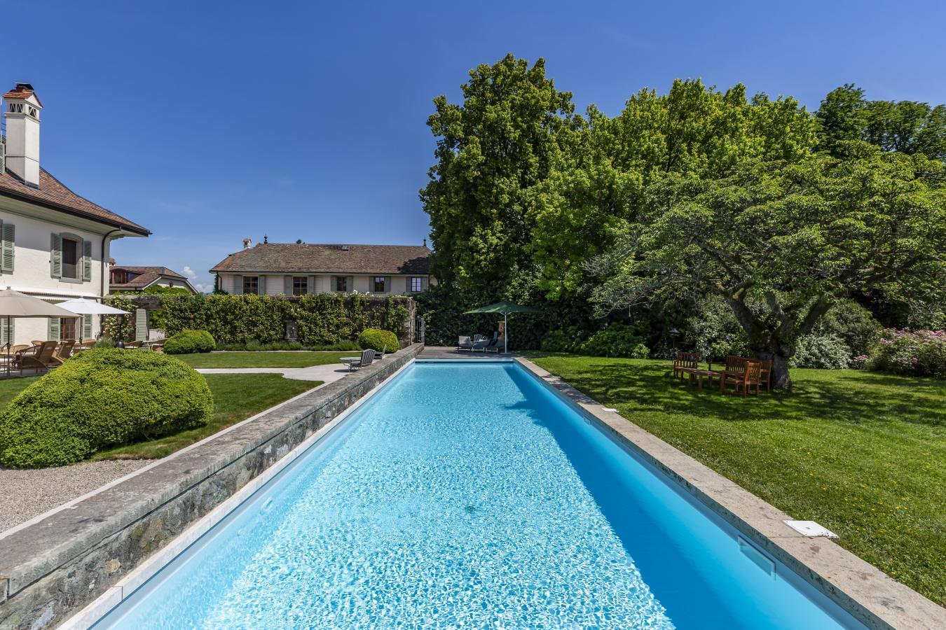 Lake Geneva, 1252, Switzerland, 8 Bedrooms Bedrooms, ,8 BathroomsBathrooms,Residential,For Sale,1998796