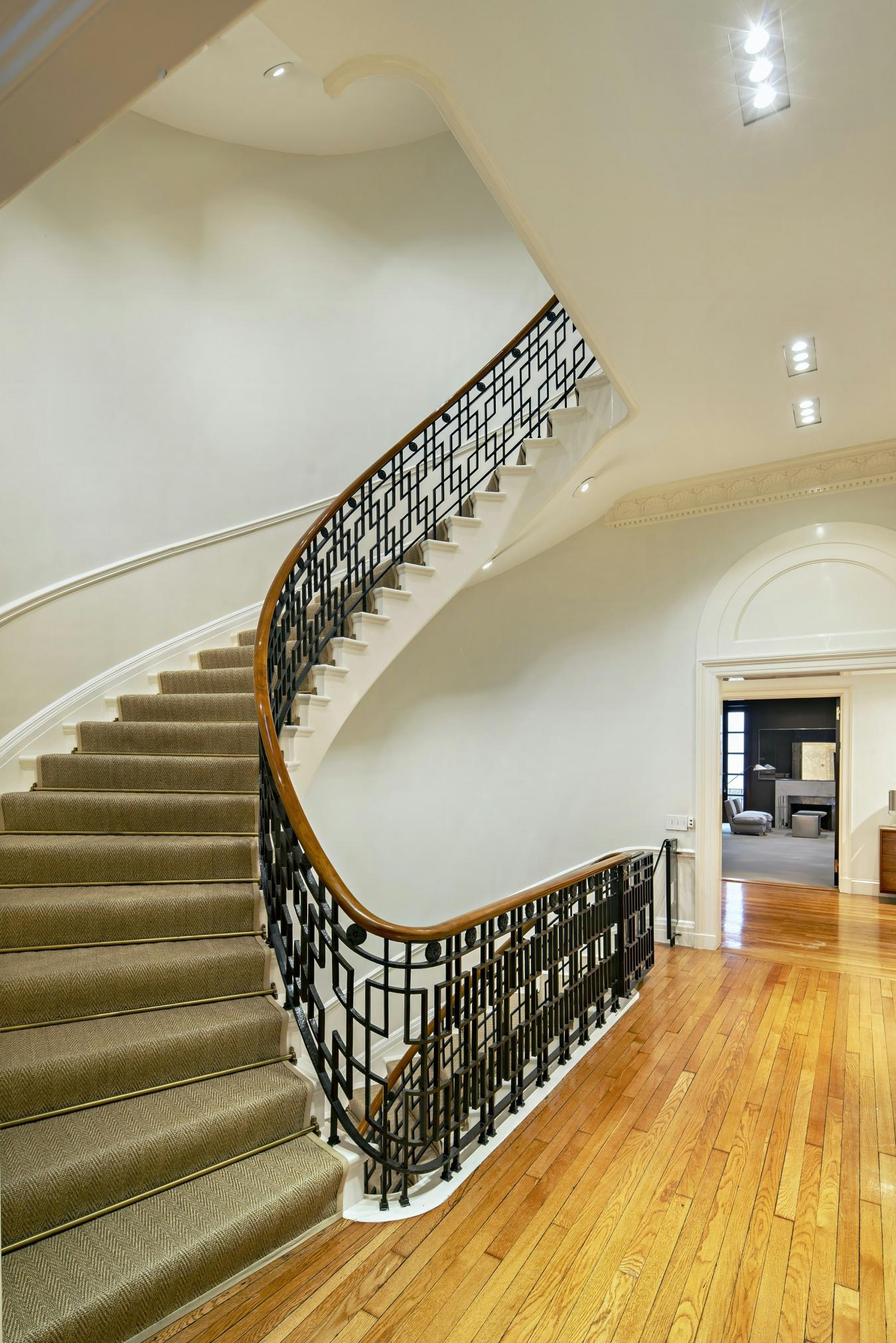 New York, New York, 10065, United States, 10 Bedrooms Bedrooms, ,10 BathroomsBathrooms,Residential,For Sale,1999253