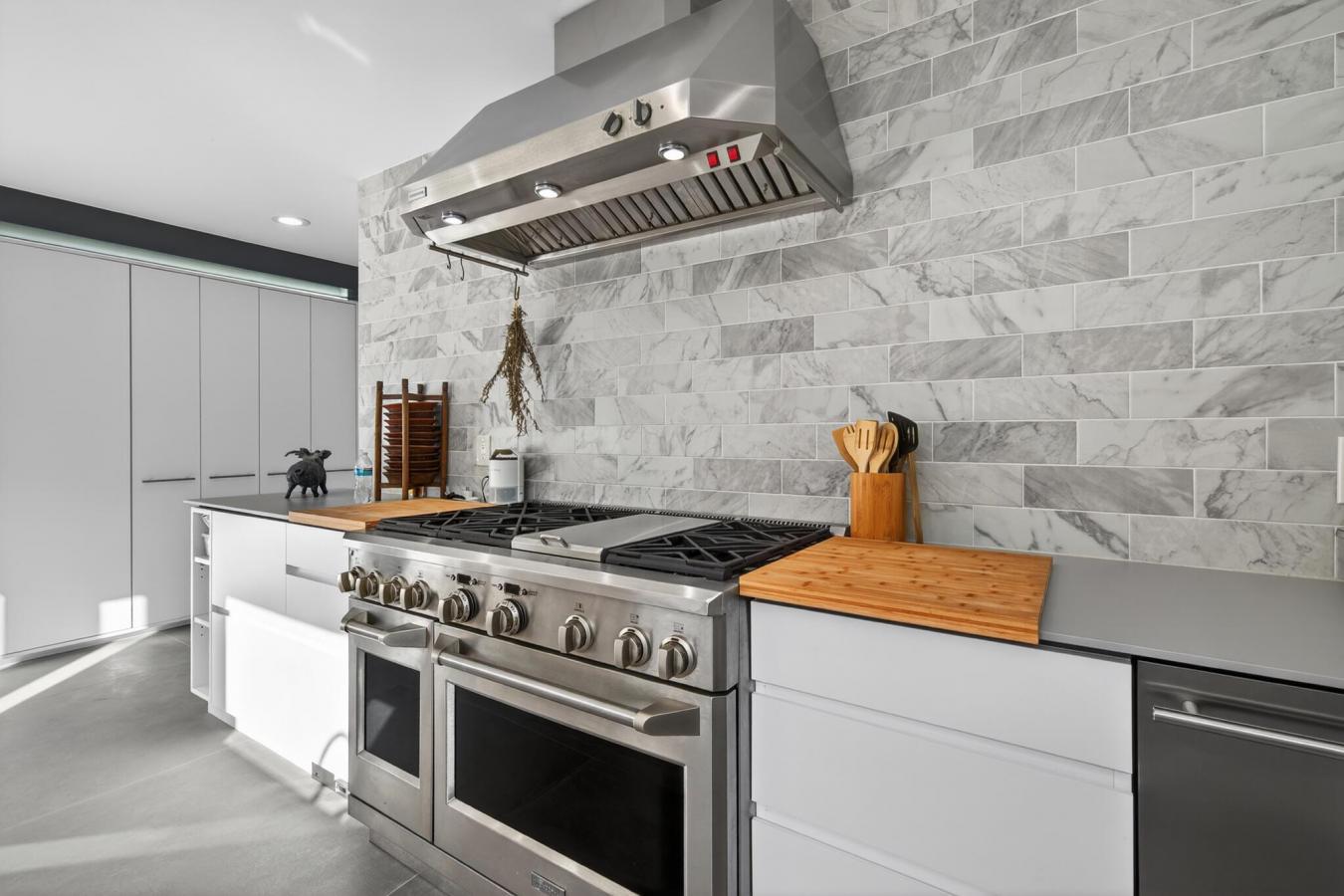 Palm Beach, Florida, 33480, United States, 3 Bedrooms Bedrooms, ,4 BathroomsBathrooms,Residential,For Sale,1999252