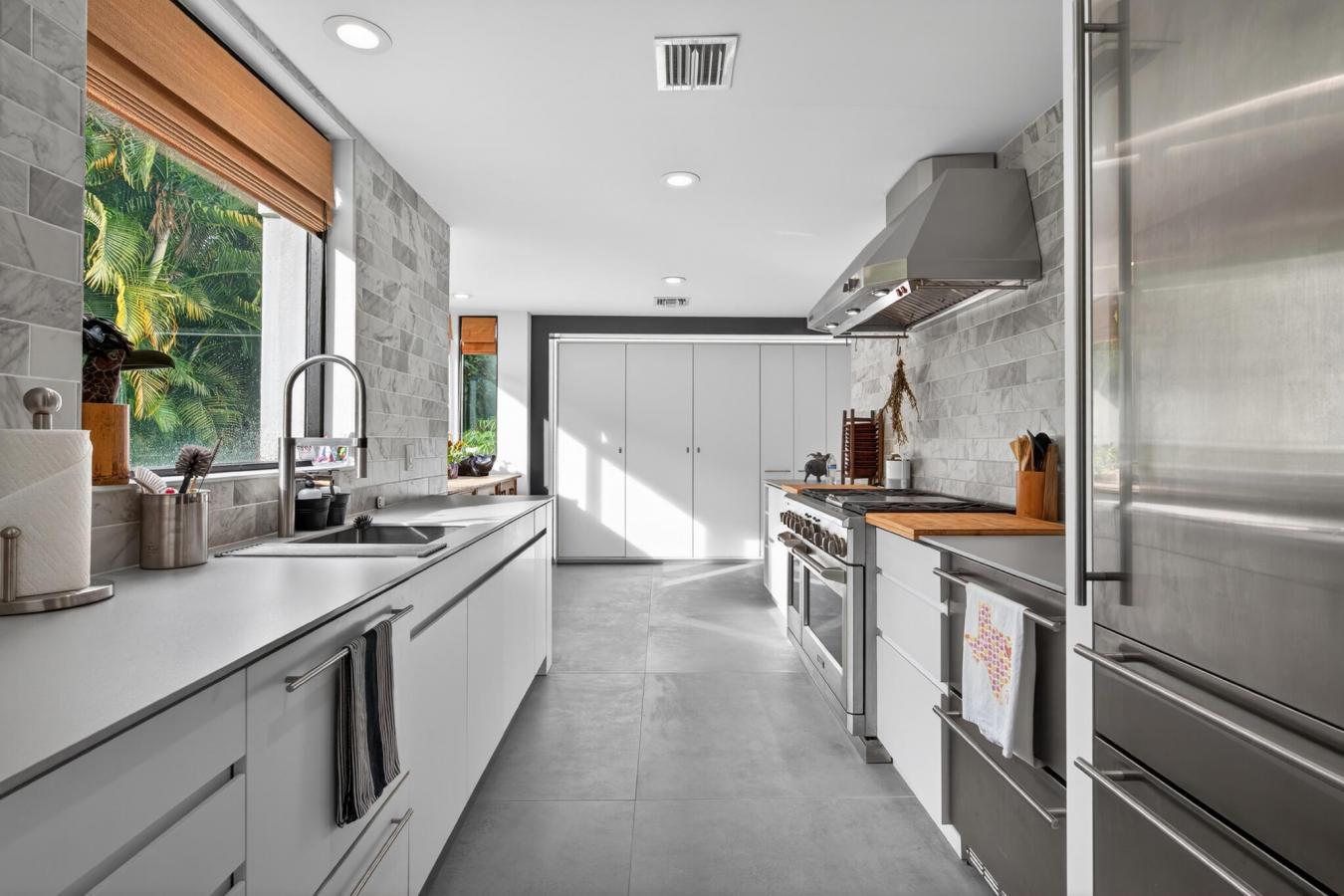 Palm Beach, Florida, 33480, United States, 3 Bedrooms Bedrooms, ,4 BathroomsBathrooms,Residential,For Sale,1999252