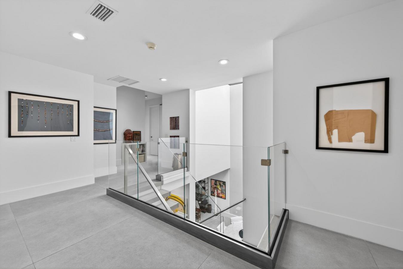 Palm Beach, Florida, 33480, United States, 3 Bedrooms Bedrooms, ,4 BathroomsBathrooms,Residential,For Sale,1999252