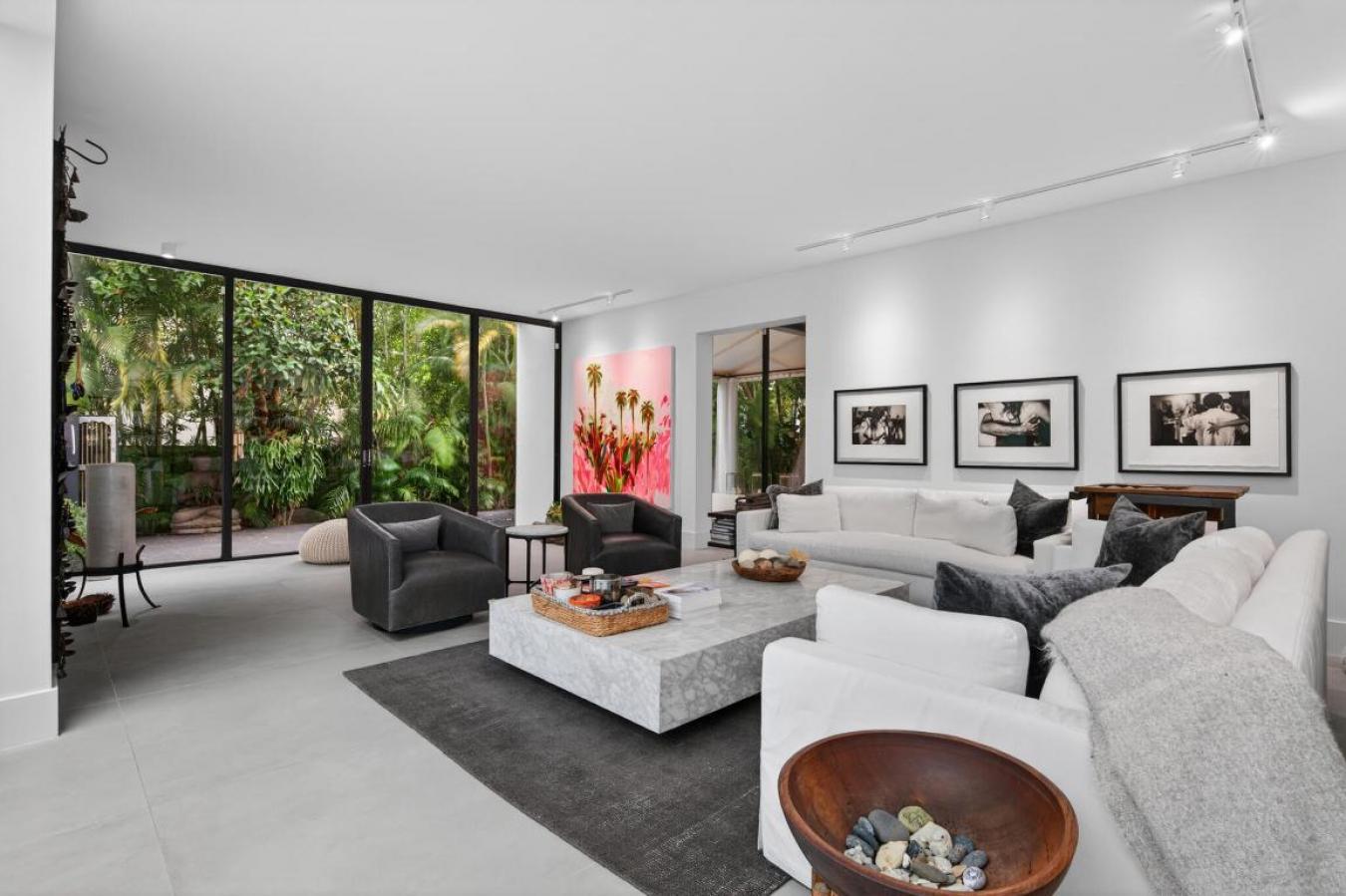 Palm Beach, Florida, 33480, United States, 3 Bedrooms Bedrooms, ,4 BathroomsBathrooms,Residential,For Sale,1999252 Palm Beach, Florida, 33480, United States, 3 Bedrooms Bedrooms, ,4 BathroomsBathrooms,Residential,For Sale,1999252