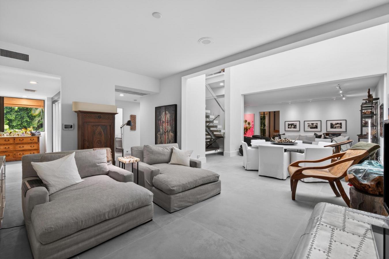 Palm Beach, Florida, 33480, United States, 3 Bedrooms Bedrooms, ,4 BathroomsBathrooms,Residential,For Sale,1999252