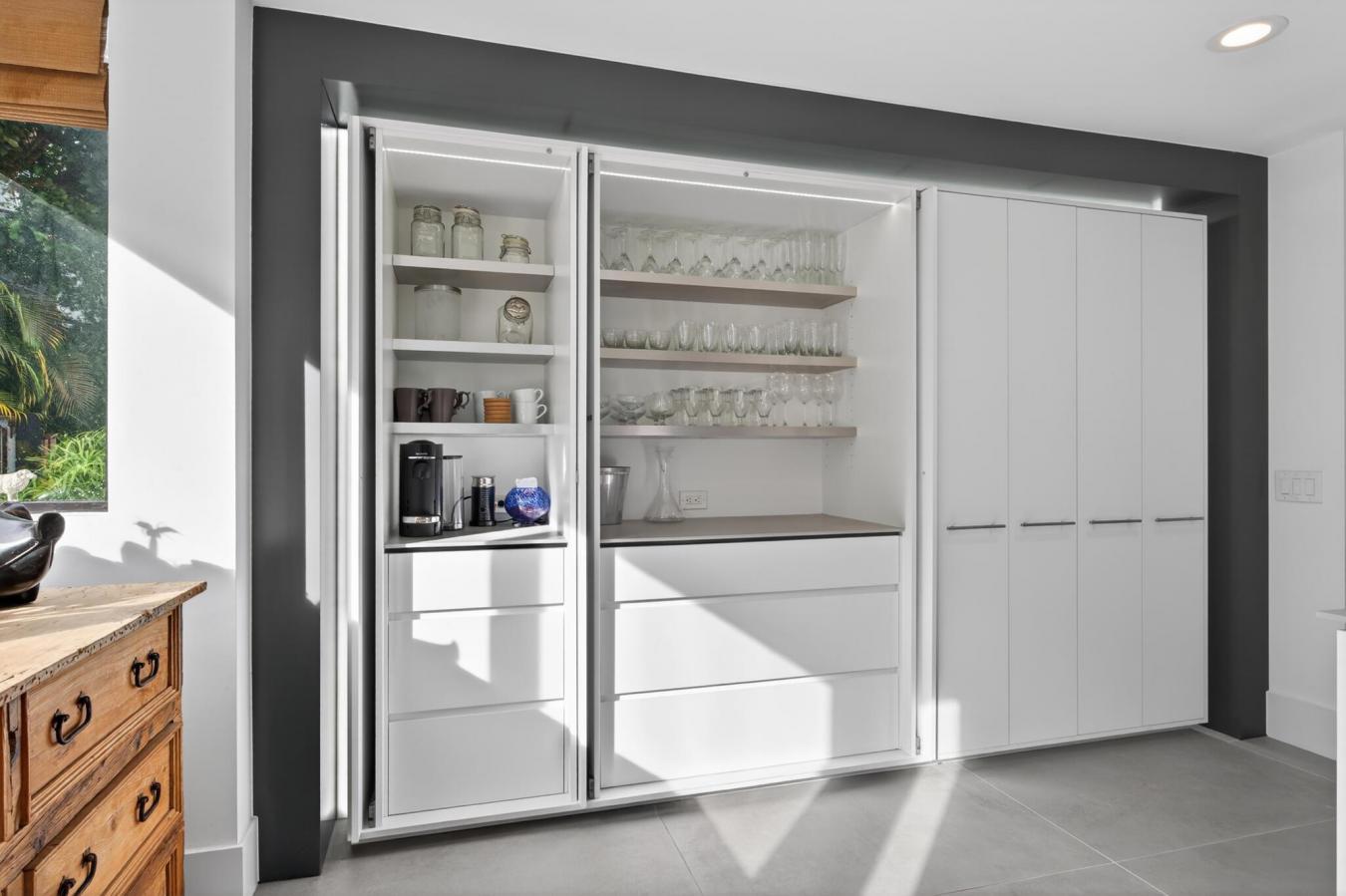 Palm Beach, Florida, 33480, United States, 3 Bedrooms Bedrooms, ,4 BathroomsBathrooms,Residential,For Sale,1999252