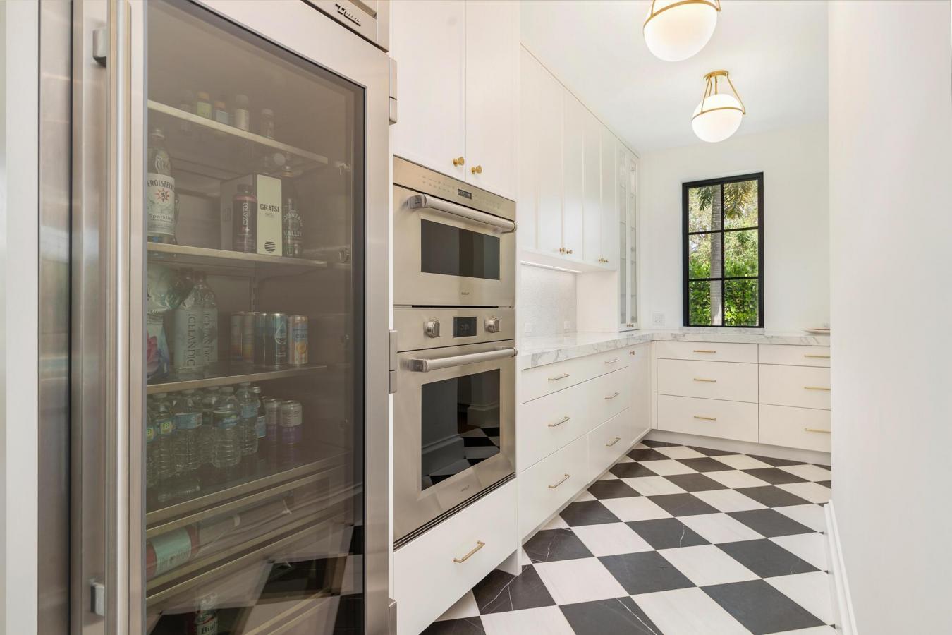 West Palm Beach, Florida, 33405, United States, 5 Bedrooms Bedrooms, ,5 BathroomsBathrooms,Residential,For Sale,1999249