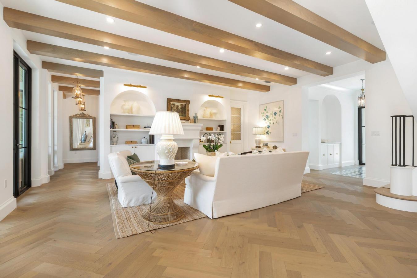 West Palm Beach, Florida, 33405, United States, 5 Bedrooms Bedrooms, ,5 BathroomsBathrooms,Residential,For Sale,1999249