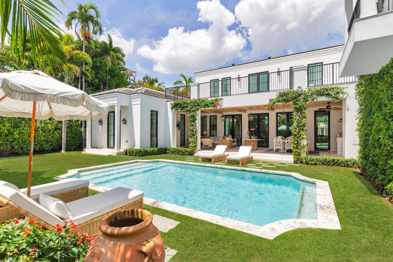 West Palm Beach, Florida, 33405, United States, 5 Bedrooms Bedrooms, ,5 BathroomsBathrooms,Residential,For Sale,1999249