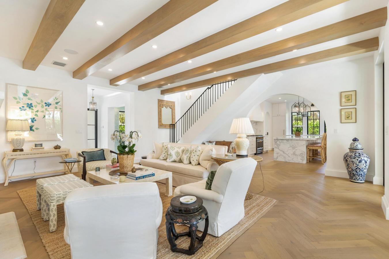 West Palm Beach, Florida, 33405, United States, 5 Bedrooms Bedrooms, ,5 BathroomsBathrooms,Residential,For Sale,1999249