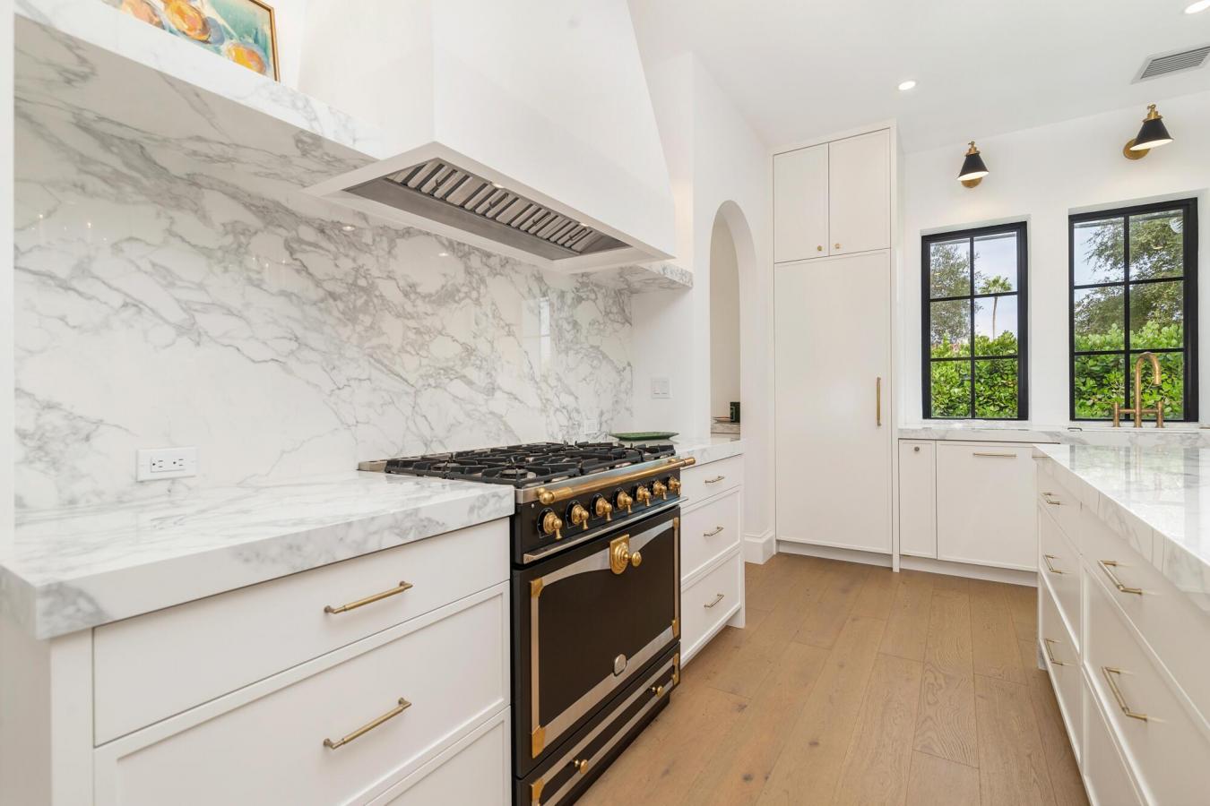 West Palm Beach, Florida, 33405, United States, 5 Bedrooms Bedrooms, ,5 BathroomsBathrooms,Residential,For Sale,1999249