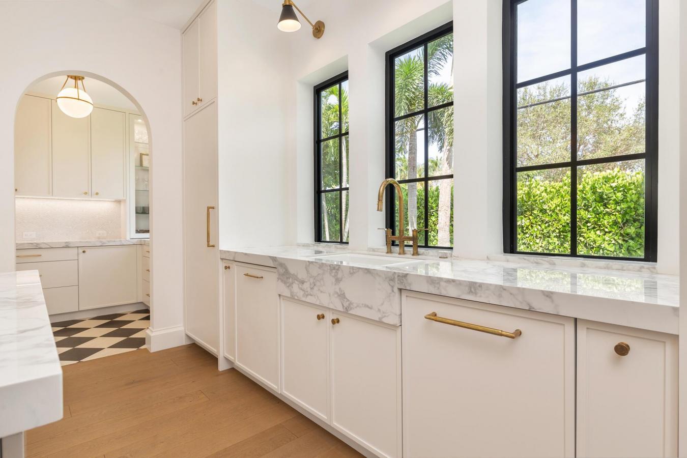 West Palm Beach, Florida, 33405, United States, 5 Bedrooms Bedrooms, ,5 BathroomsBathrooms,Residential,For Sale,1999249