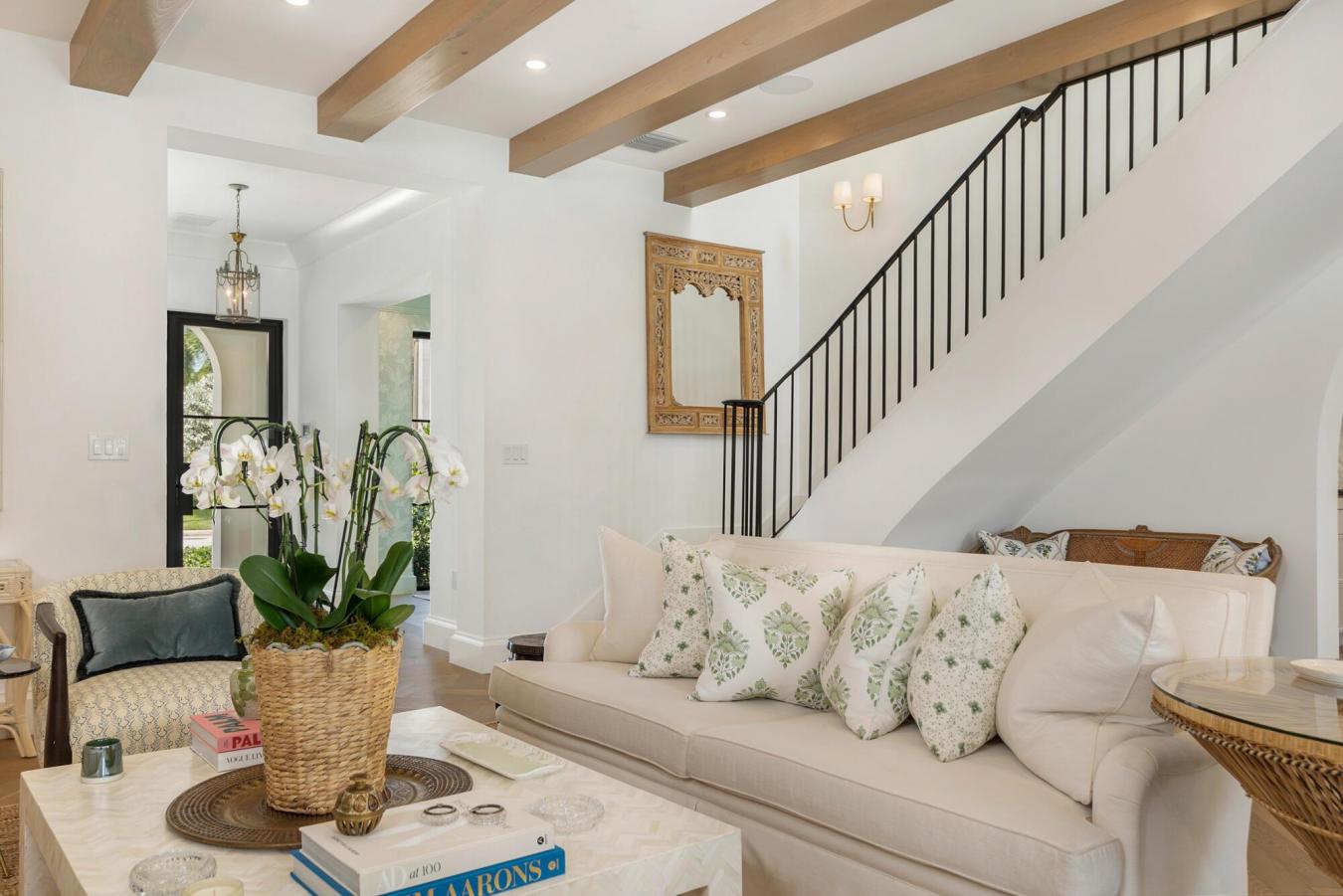 West Palm Beach, Florida, 33405, United States, 5 Bedrooms Bedrooms, ,5 BathroomsBathrooms,Residential,For Sale,1999249