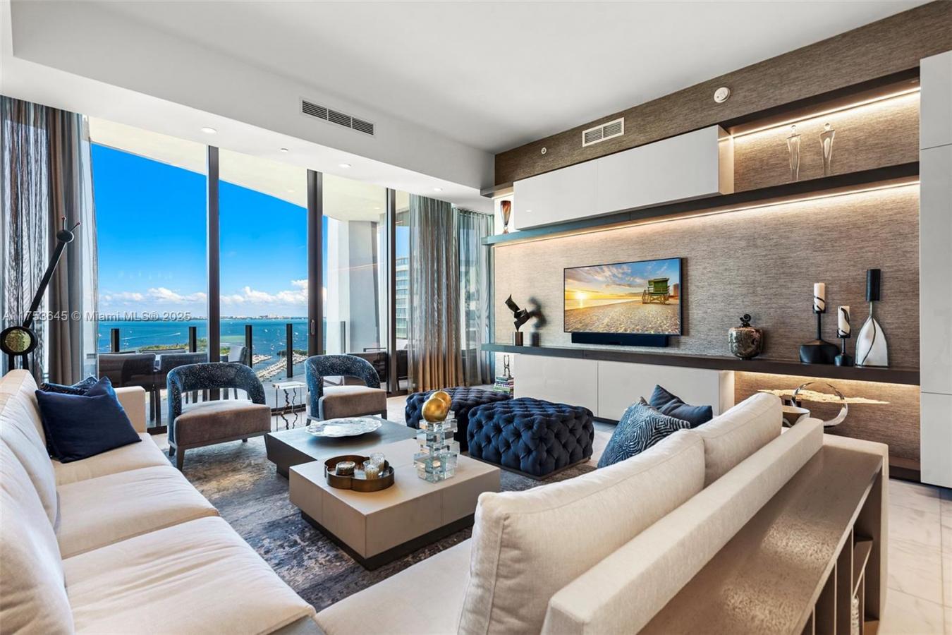 Miami, Florida, 33133, United States, 3 Bedrooms Bedrooms, ,3 BathroomsBathrooms,Residential,For Sale,1999247