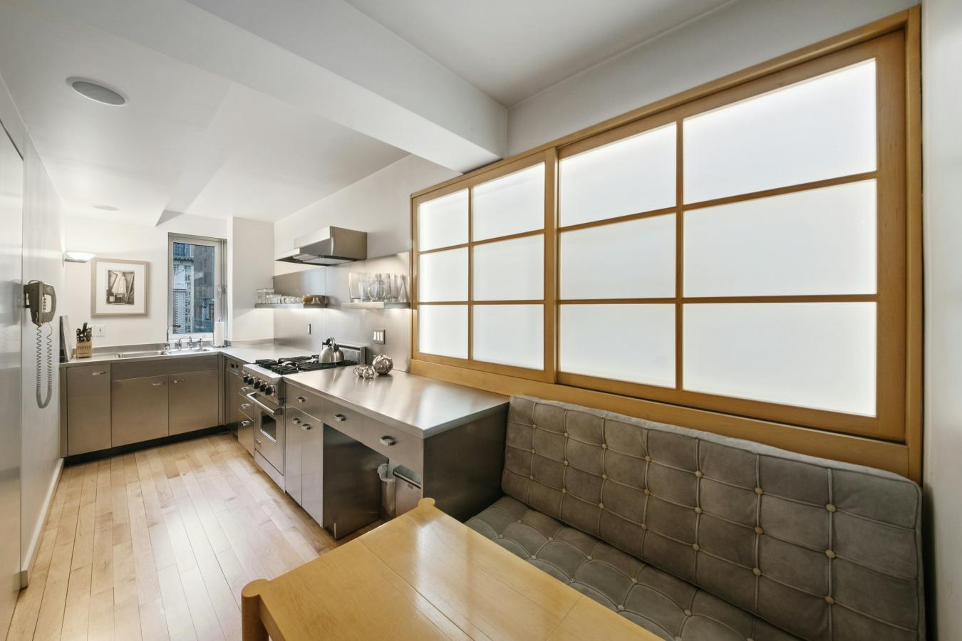 New York, New York, 10019, United States, 2 Bedrooms Bedrooms, ,3 BathroomsBathrooms,Residential,For Sale,1999244